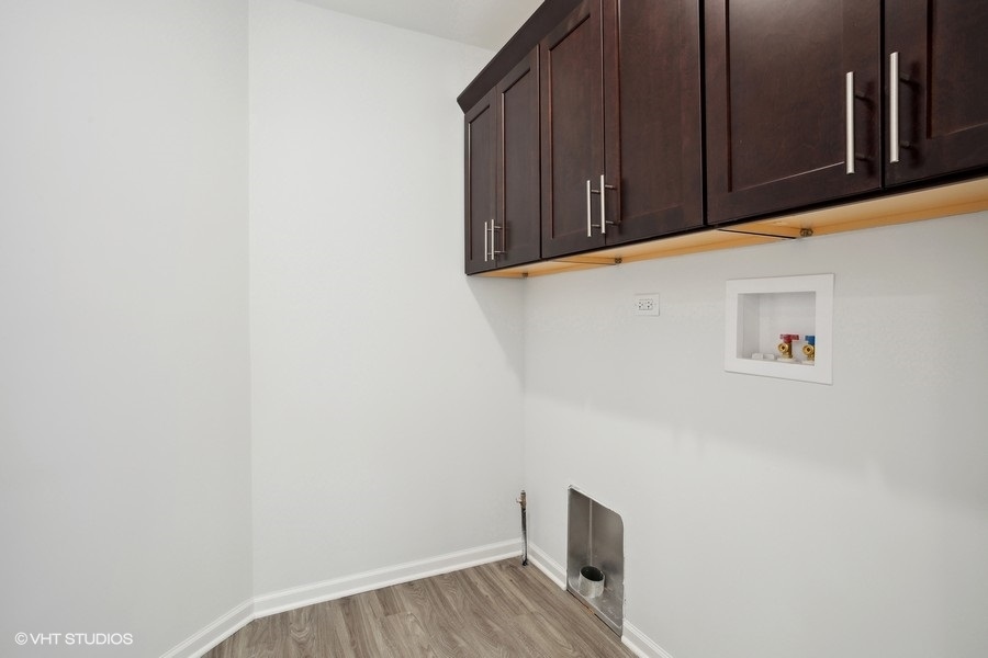 239 Stonington Drive, Bloomingdale, IL 60108