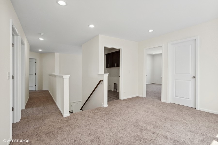 239 Stonington Drive, Bloomingdale, IL 60108