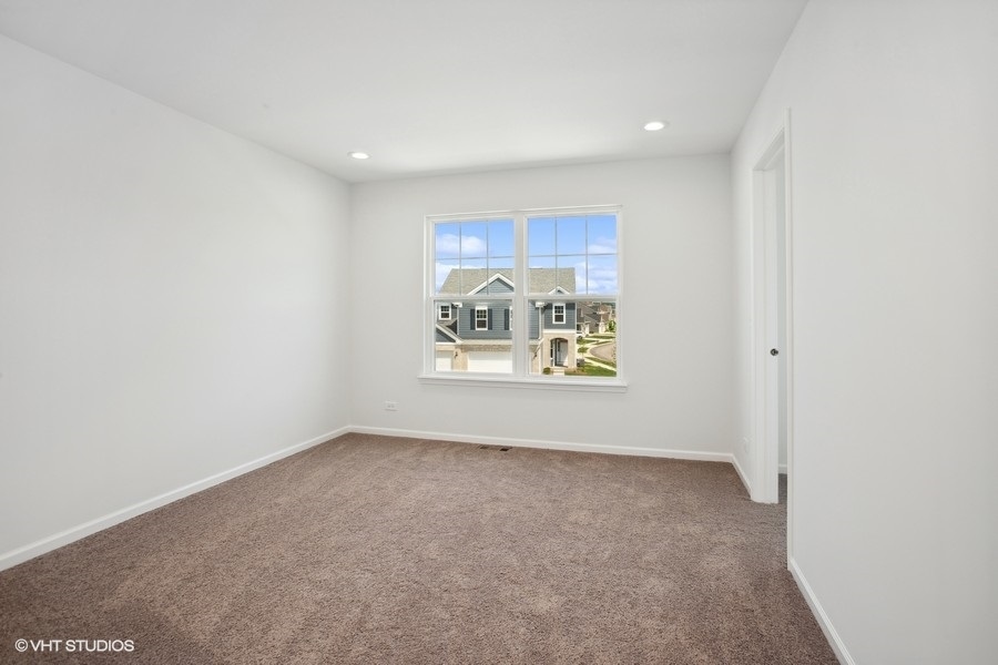 239 Stonington Drive, Bloomingdale, IL 60108