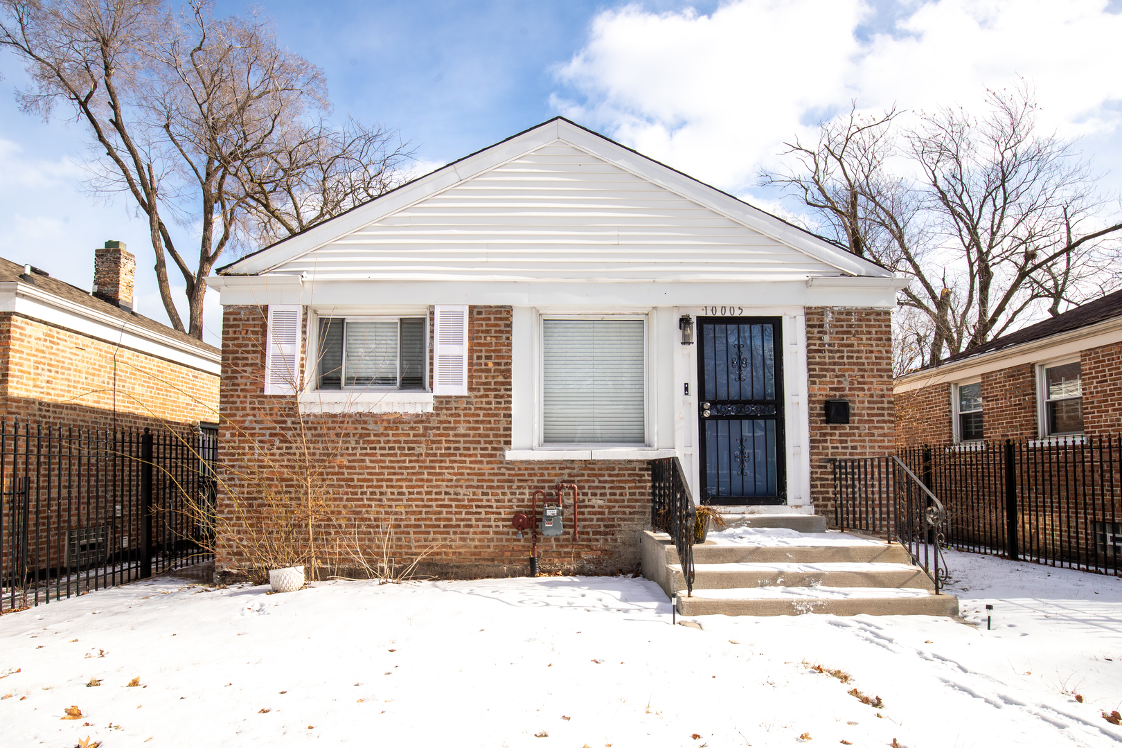 10005 S Calhoun Avenue, Chicago, IL 60617