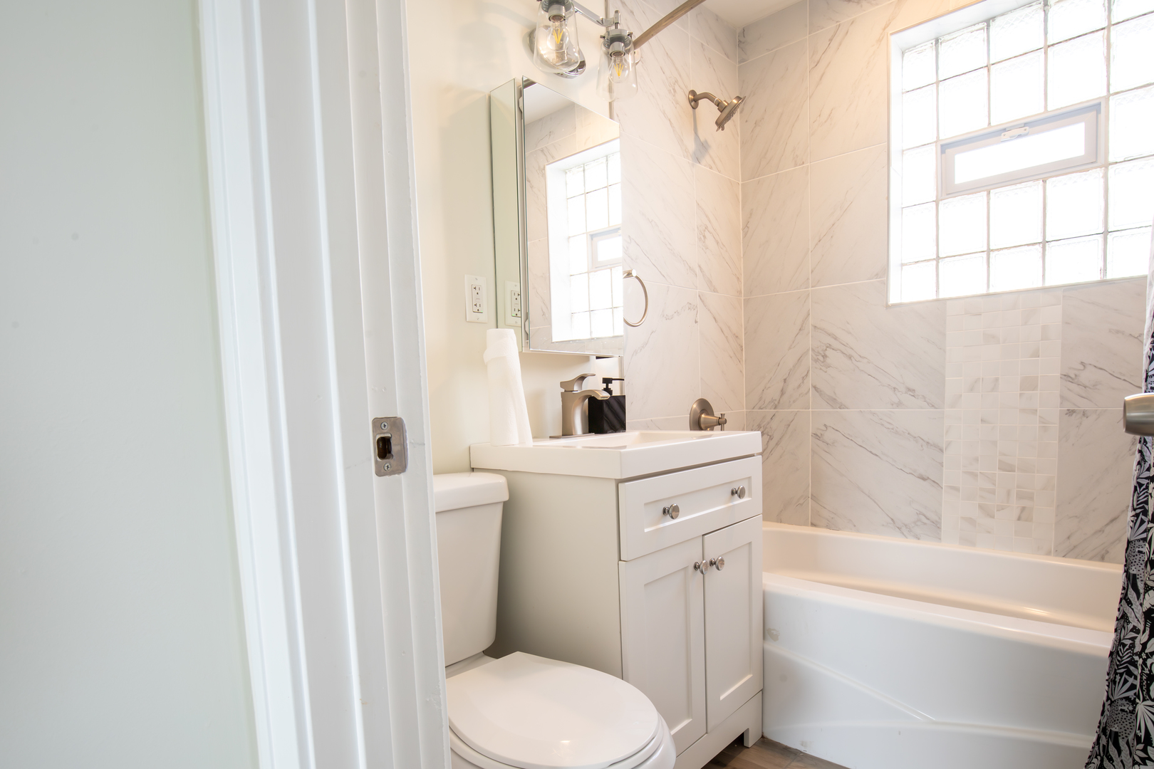 10005 S Calhoun Avenue, Chicago, IL 60617