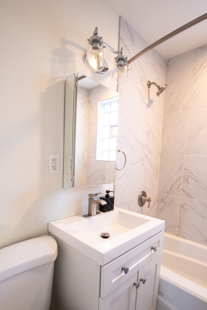 10005 S Calhoun Avenue, Chicago, IL 60617