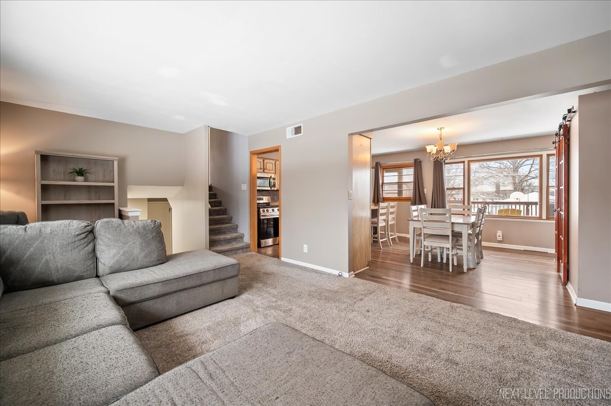 921 Birchwood Drive, Sycamore, IL 60178