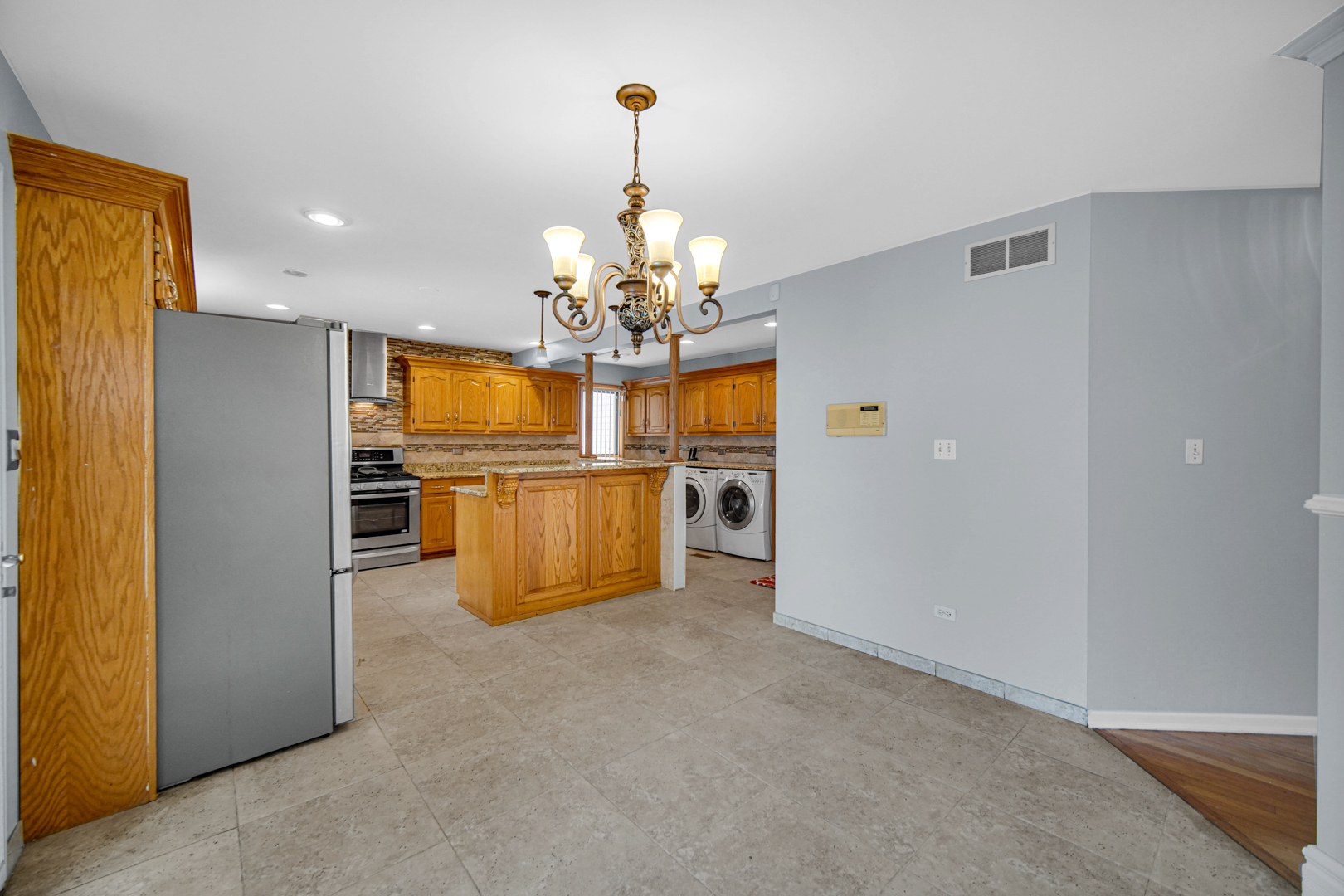 15516 Frontage Road, Markham, IL 60428