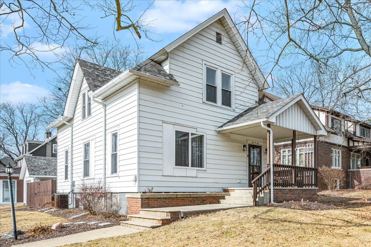 606 S MAIN Street, Eureka, IL 61530