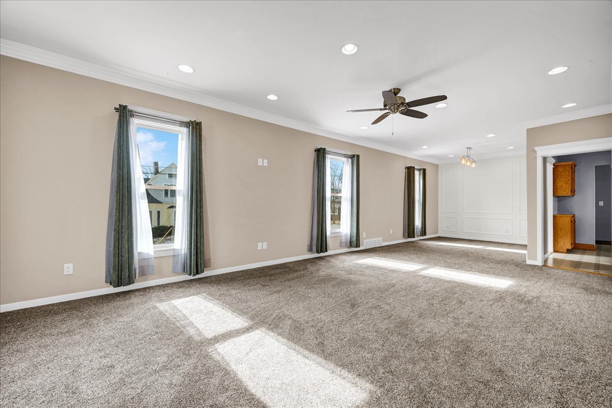 606 S MAIN Street, Eureka, IL 61530