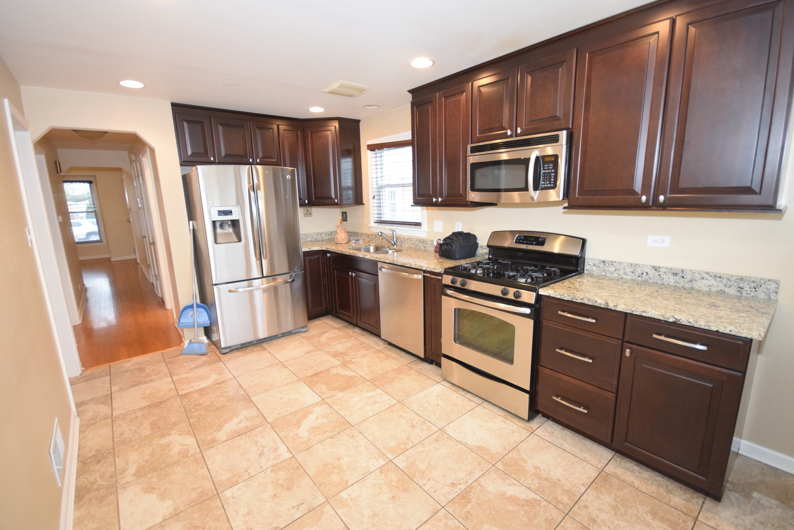 5551 S Mason Avenue #1, Chicago, IL 60638