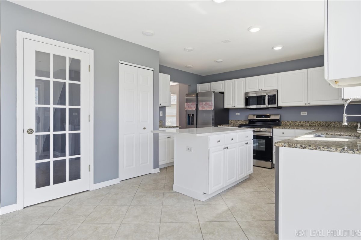 2645 Caliendo Circle, Montgomery, IL 60538