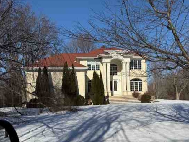 2113 Elgin Road, Barrington, IL 60010