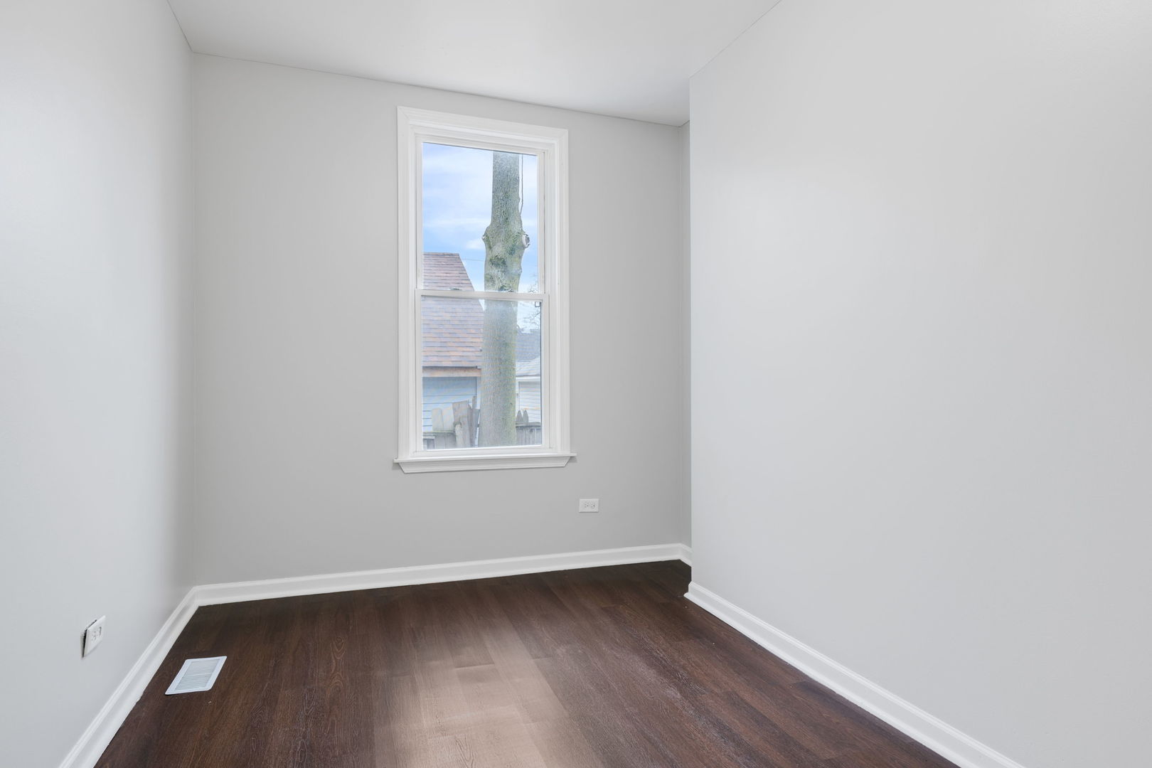 605 Grove Street, Aurora, IL 60505