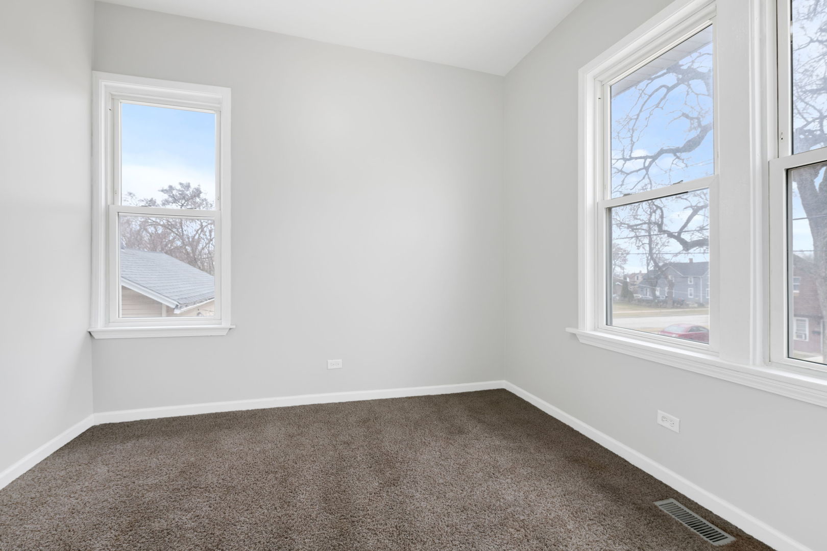 605 Grove Street, Aurora, IL 60505