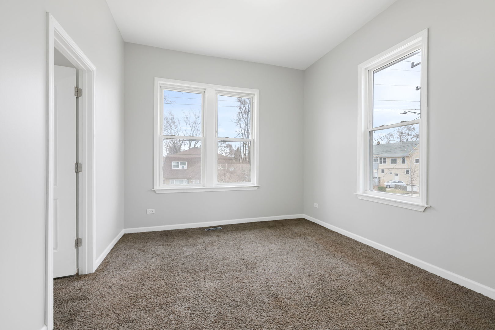 605 Grove Street, Aurora, IL 60505