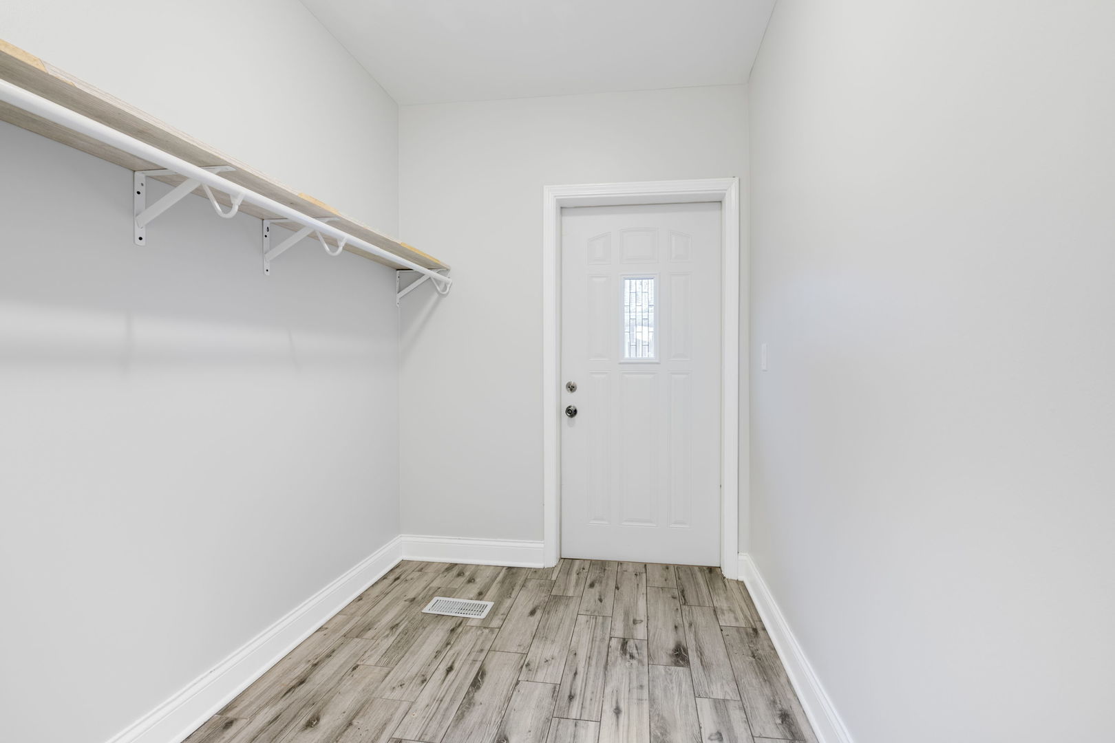 605 Grove Street, Aurora, IL 60505