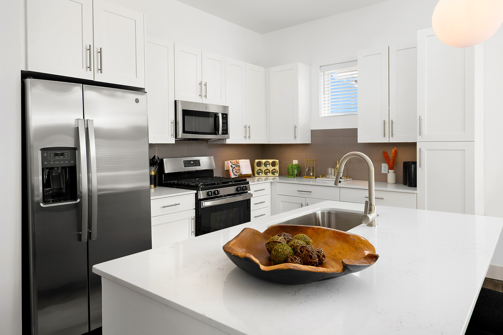 555 Lakeview Parkway #003, Vernon Hills, IL 60061