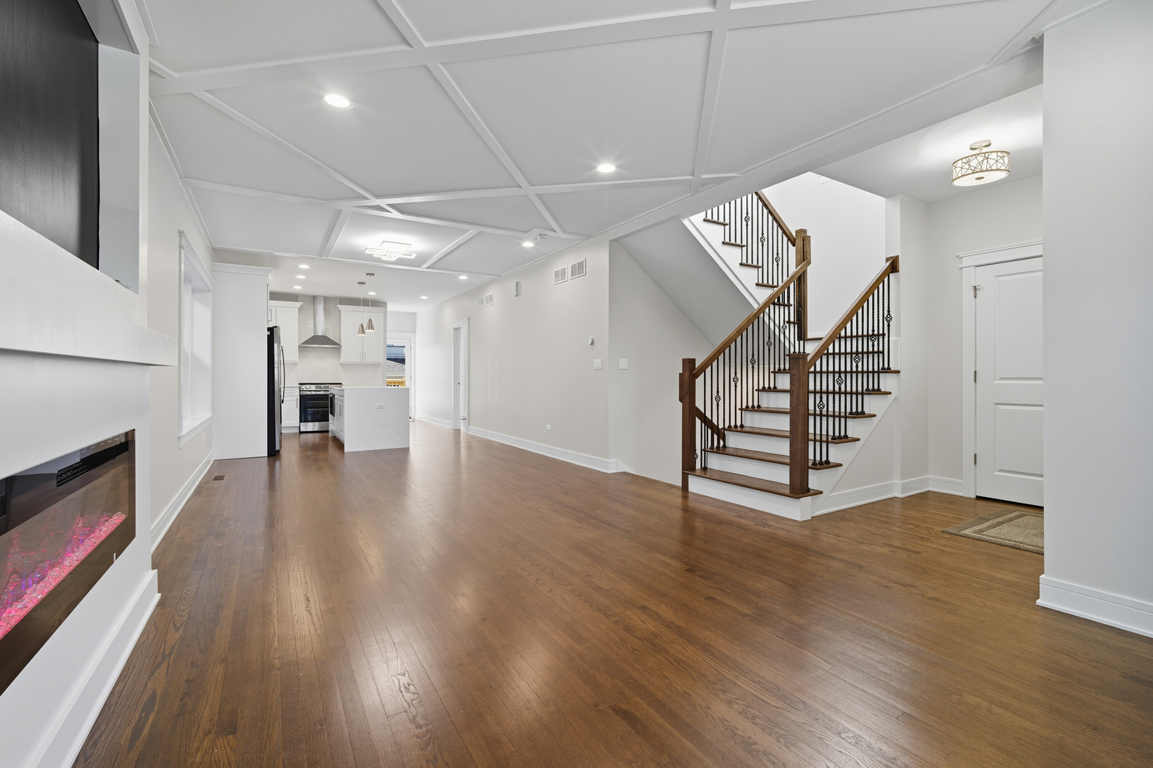 6109 W Berenice Avenue, Chicago, IL 60634