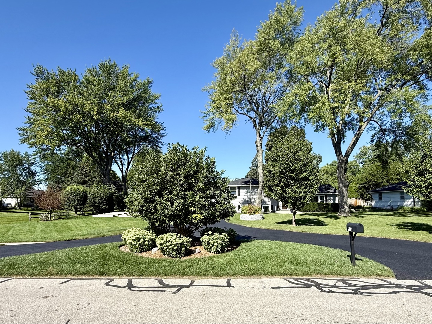 515 Roberts Lane, Batavia, IL 60510