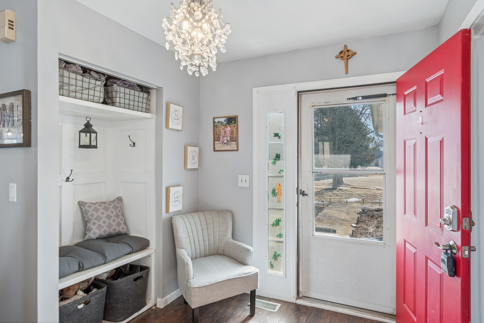 2307 Woodview Lane, Naperville, IL 60565