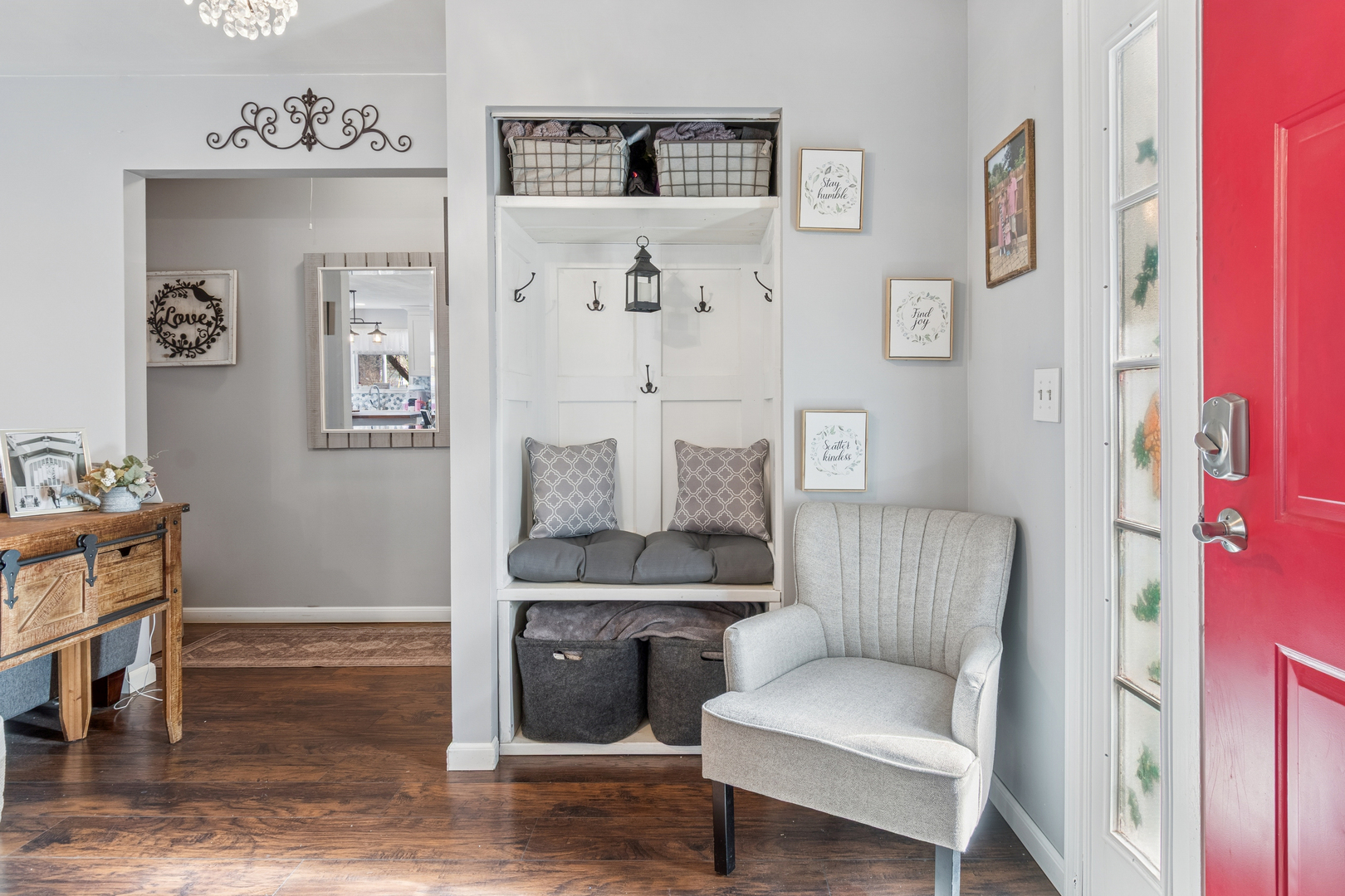 2307 Woodview Lane, Naperville, IL 60565