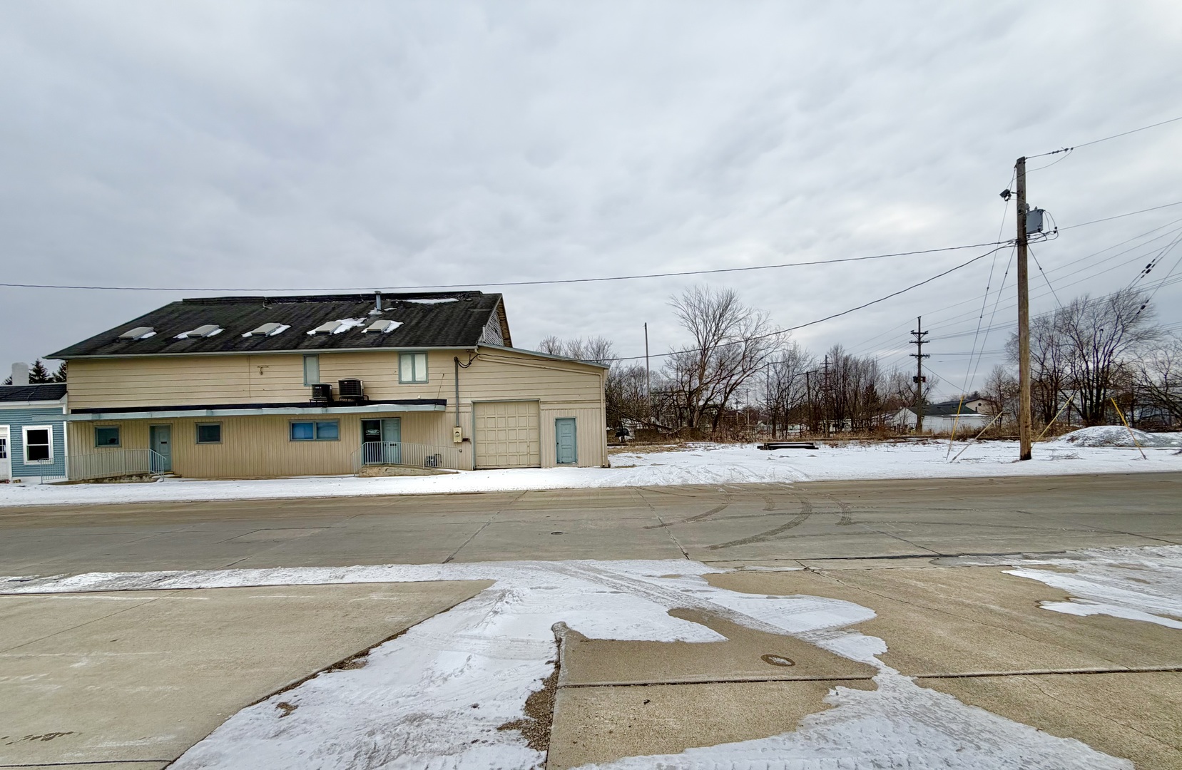 319-321 W. Locust Street, Fairbury, IL 61739