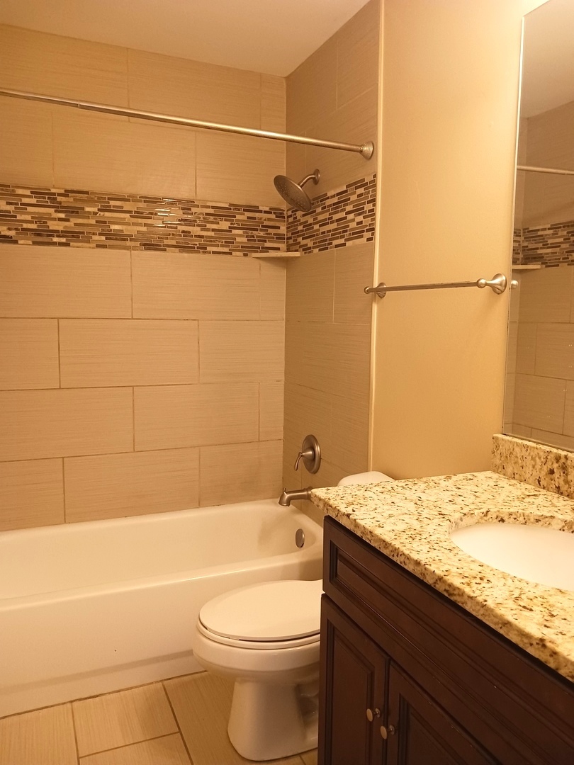 734 Colorado Court #734, Carol Stream, IL 60188