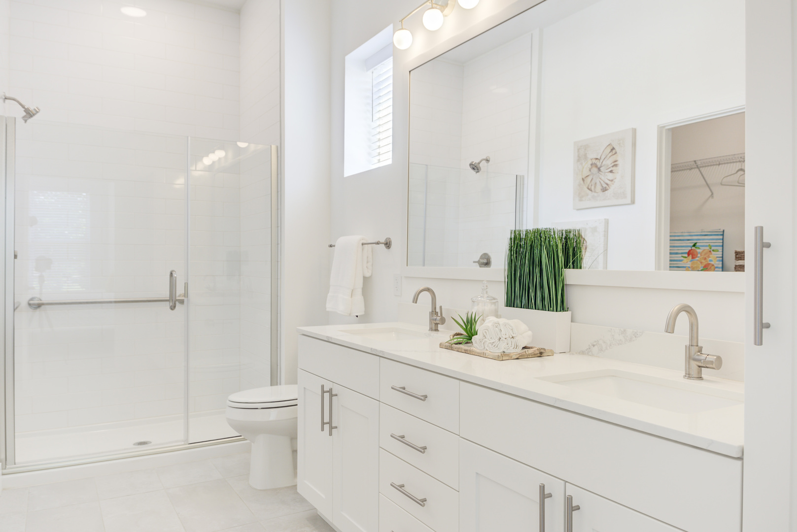 555 Lakeview Parkway, Vernon Hills, IL 60061