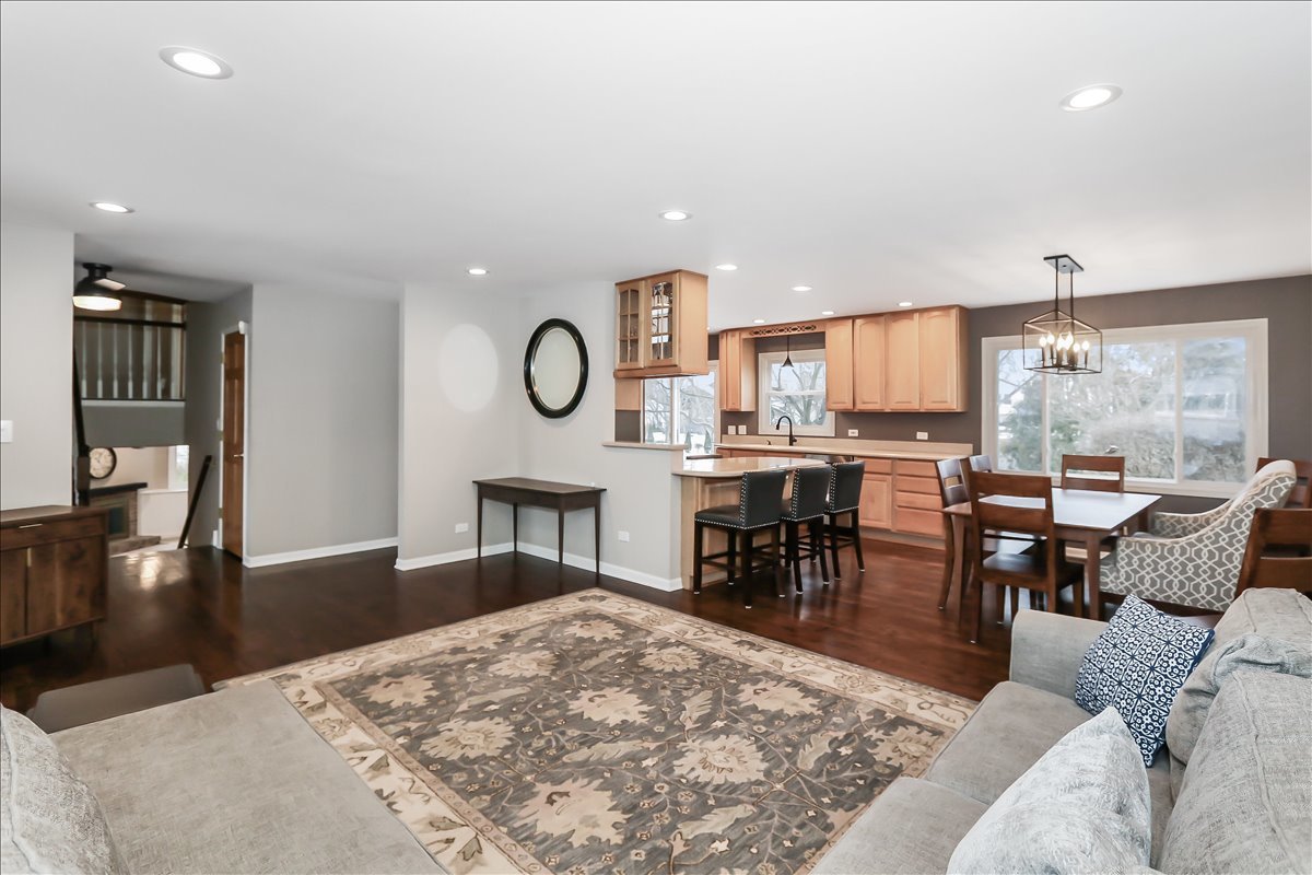 800 Windemere Lane, Lake Zurich, IL 60047