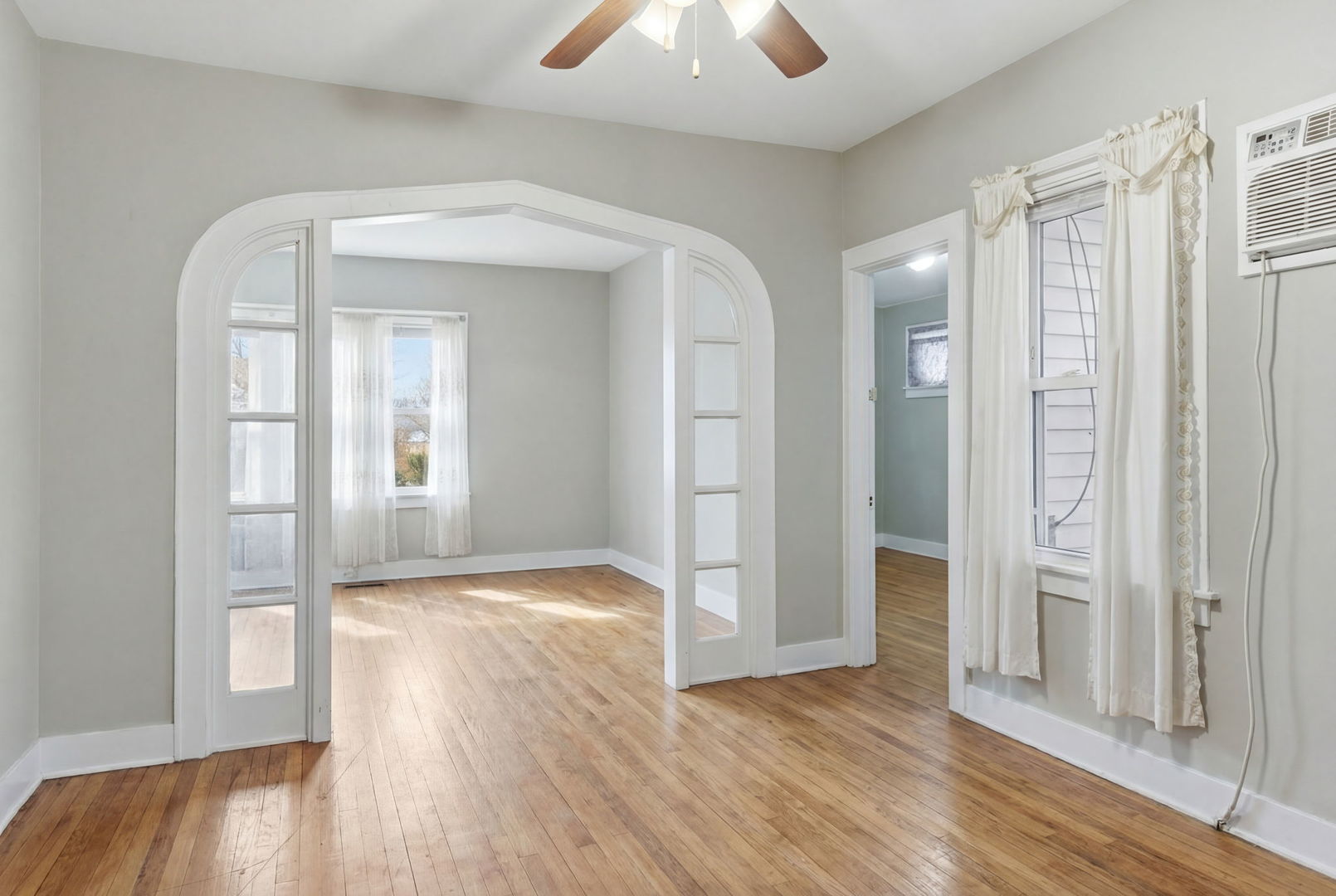 954 Wentworth Avenue, Calumet City, IL 60409