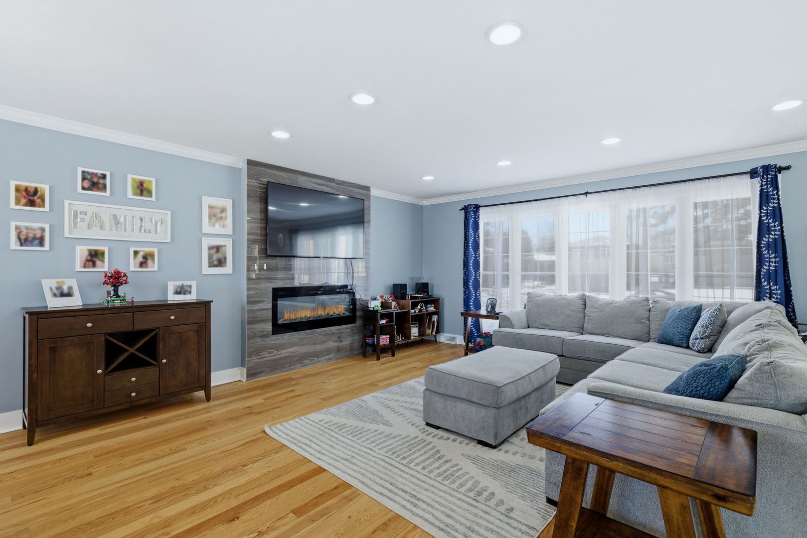 15113 Willow Lane, Oak Forest, IL 60452