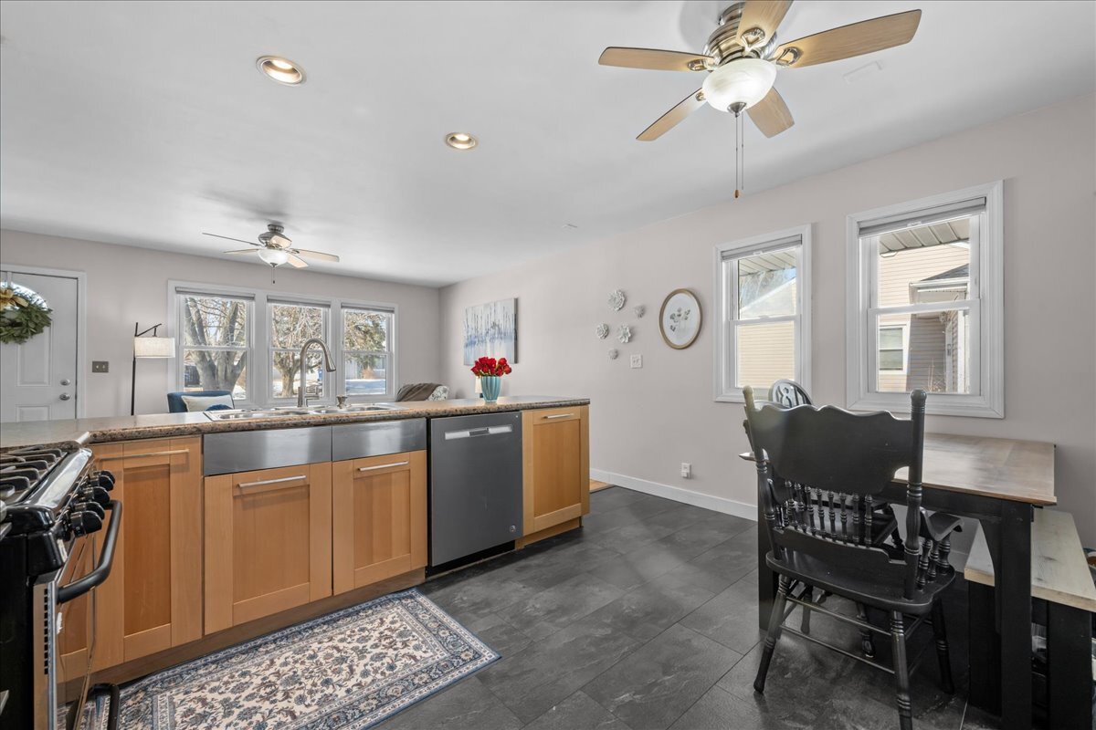 111 Ridge Lane, Geneva, IL 60134