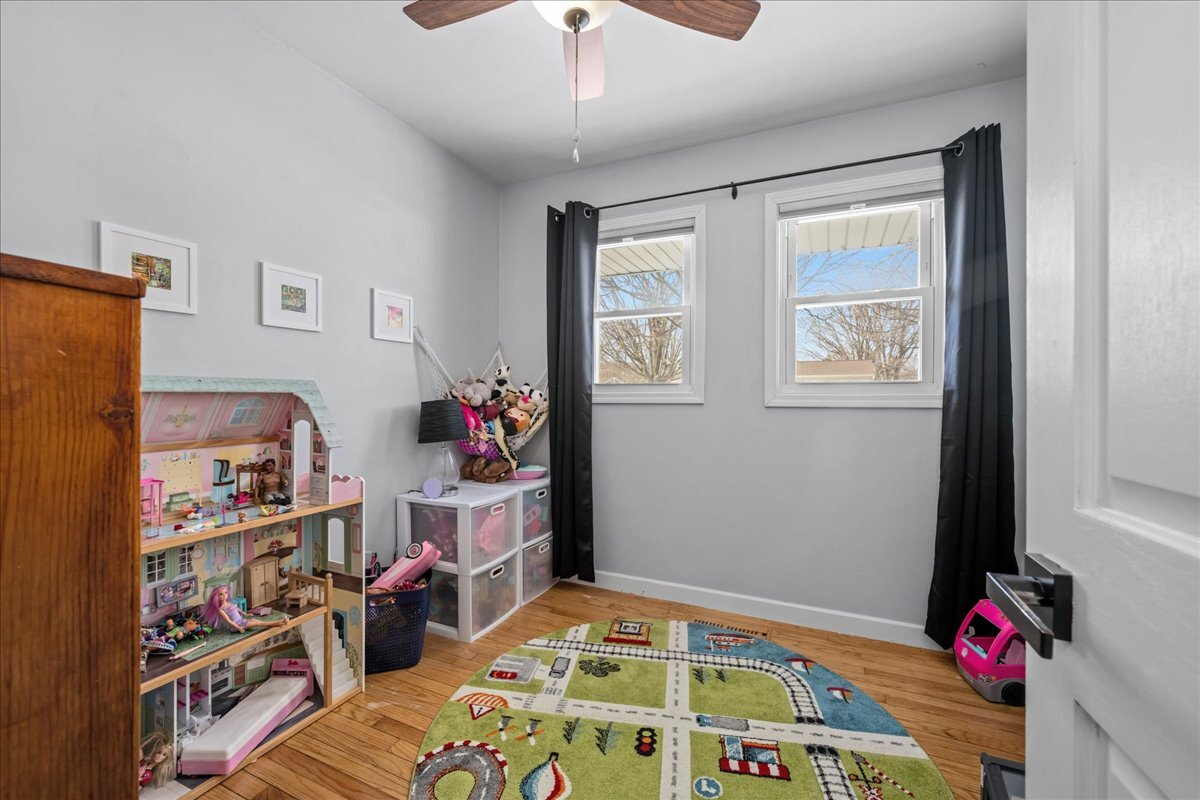 111 Ridge Lane, Geneva, IL 60134