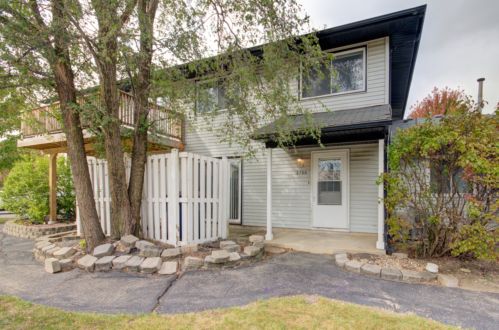 2302 Carnation Drive #317C, Crest Hill, IL 60403