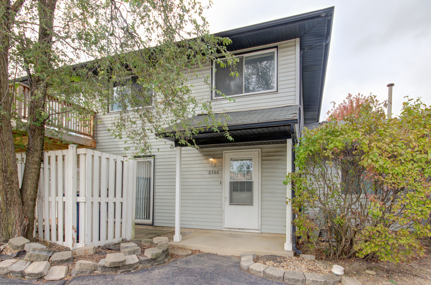 2302 Carnation Drive #317C, Crest Hill, IL 60403