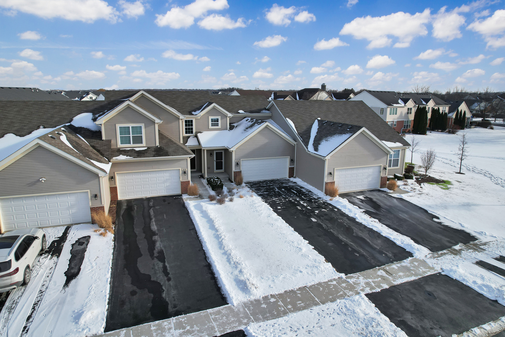 204 Dorset Avenue, Oswego, IL 60543