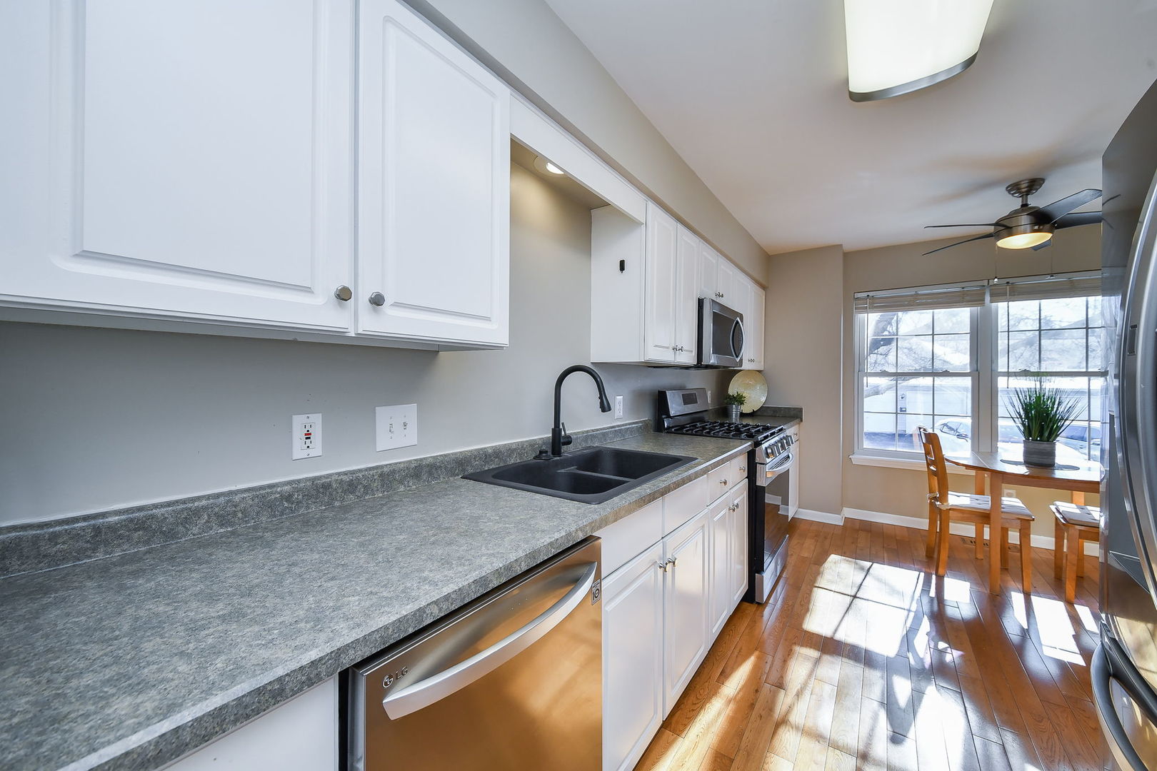 1238 Alexandria Court, Geneva, IL 60134