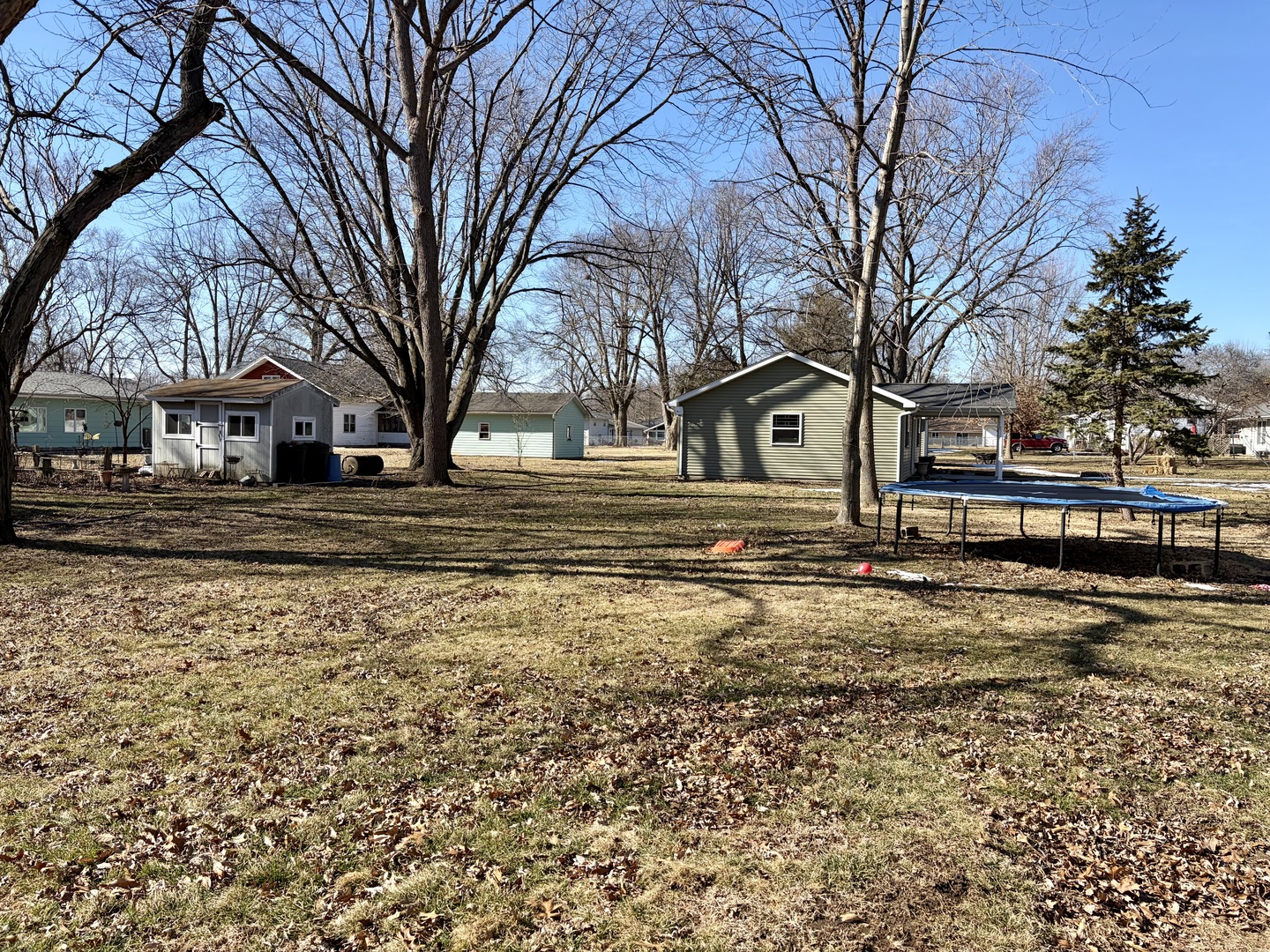 210 S East Street, Moweaqua, IL 62550