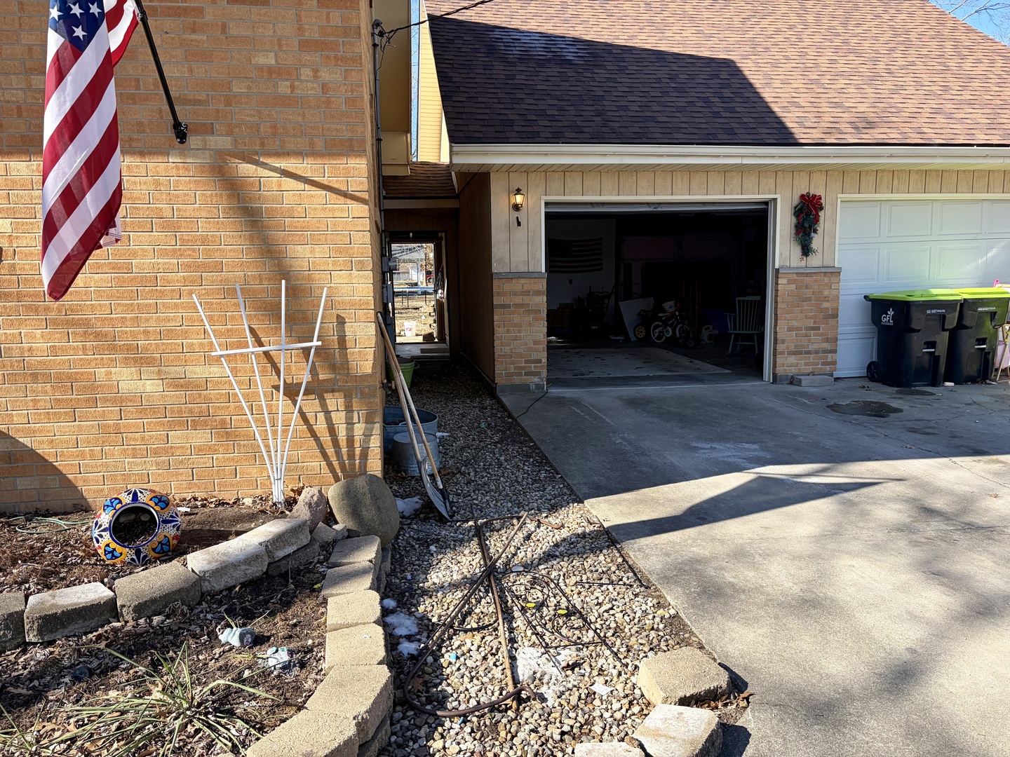 210 S East Street, Moweaqua, IL 62550