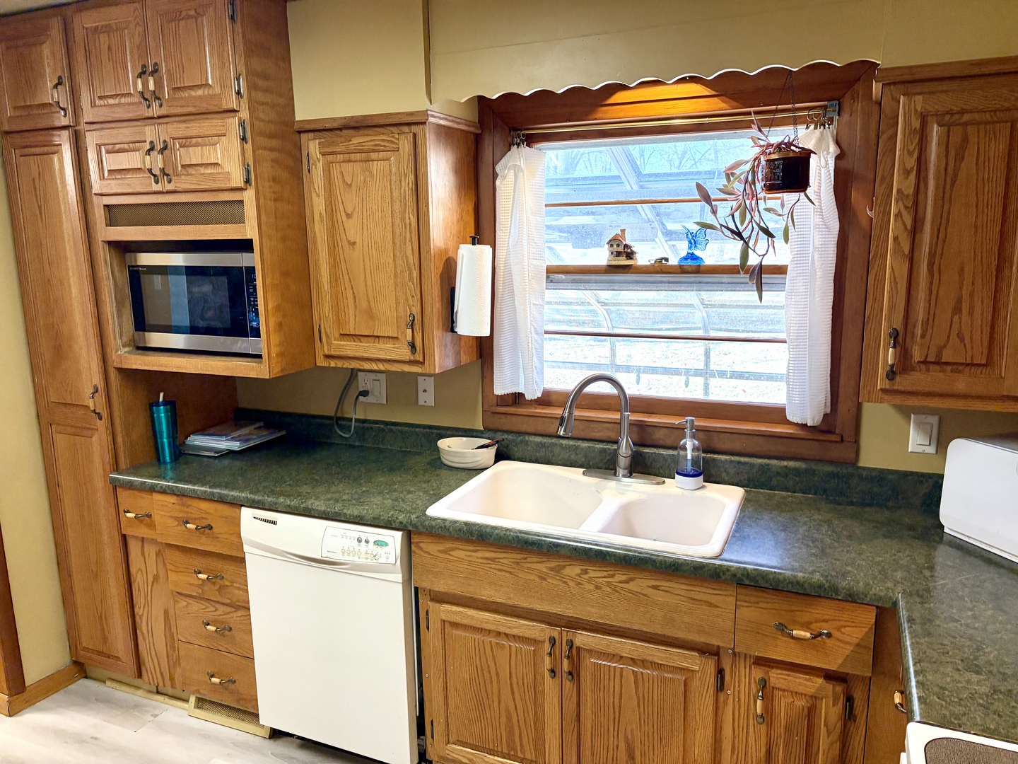 210 S East Street, Moweaqua, IL 62550