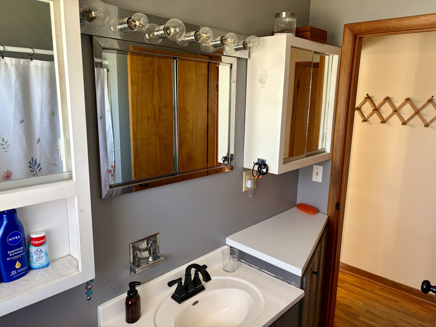 210 S East Street, Moweaqua, IL 62550