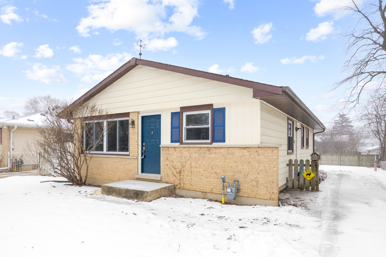 219 N Ridgemoor Avenue, Mundelein, IL 60060