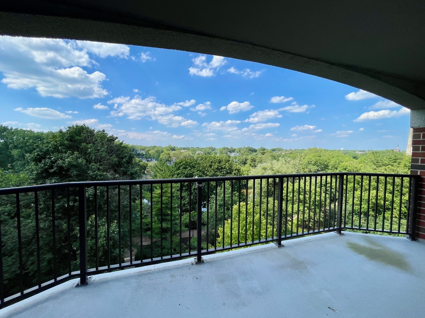 511 AURORA Avenue #606, Naperville, IL 60540