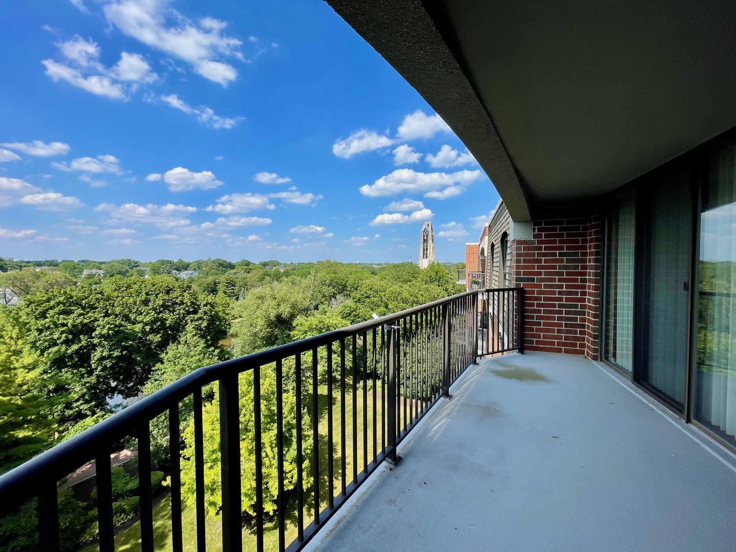 511 AURORA Avenue #606, Naperville, IL 60540