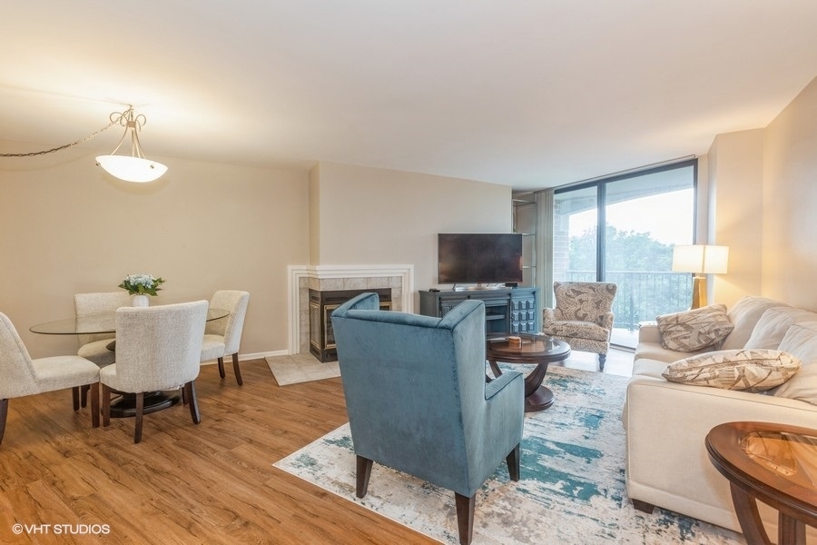 511 AURORA Avenue #606, Naperville, IL 60540