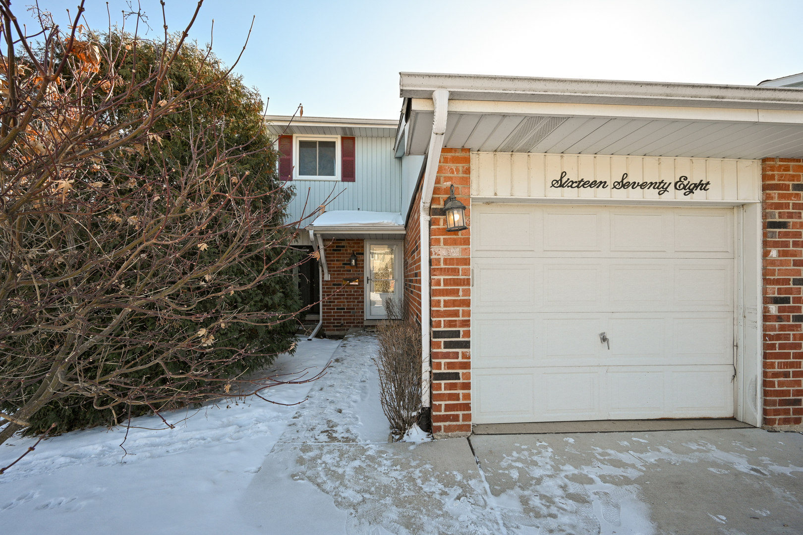 1678 Groton Court #1678, Wheaton, IL 60189