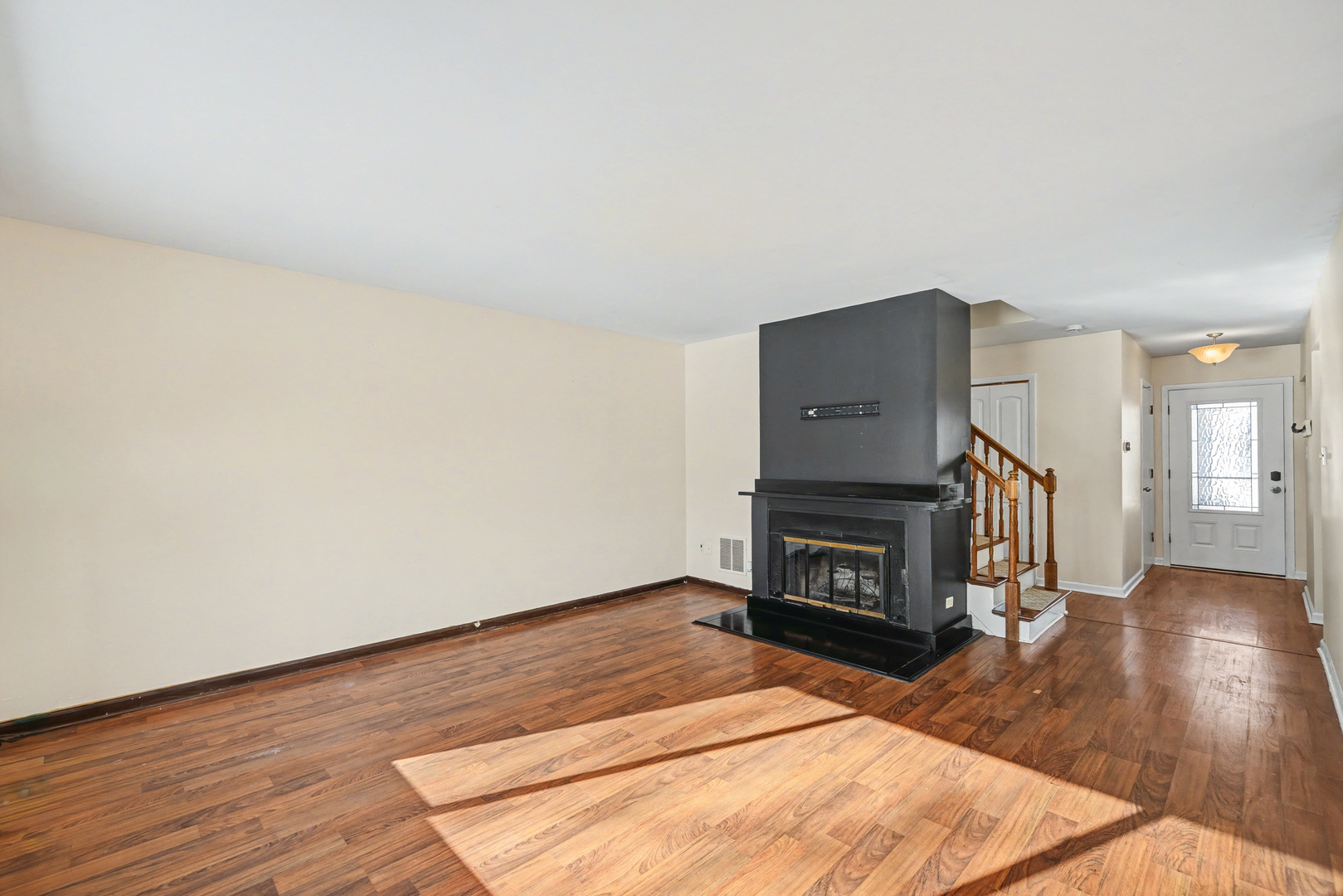 1678 Groton Court #1678, Wheaton, IL 60189