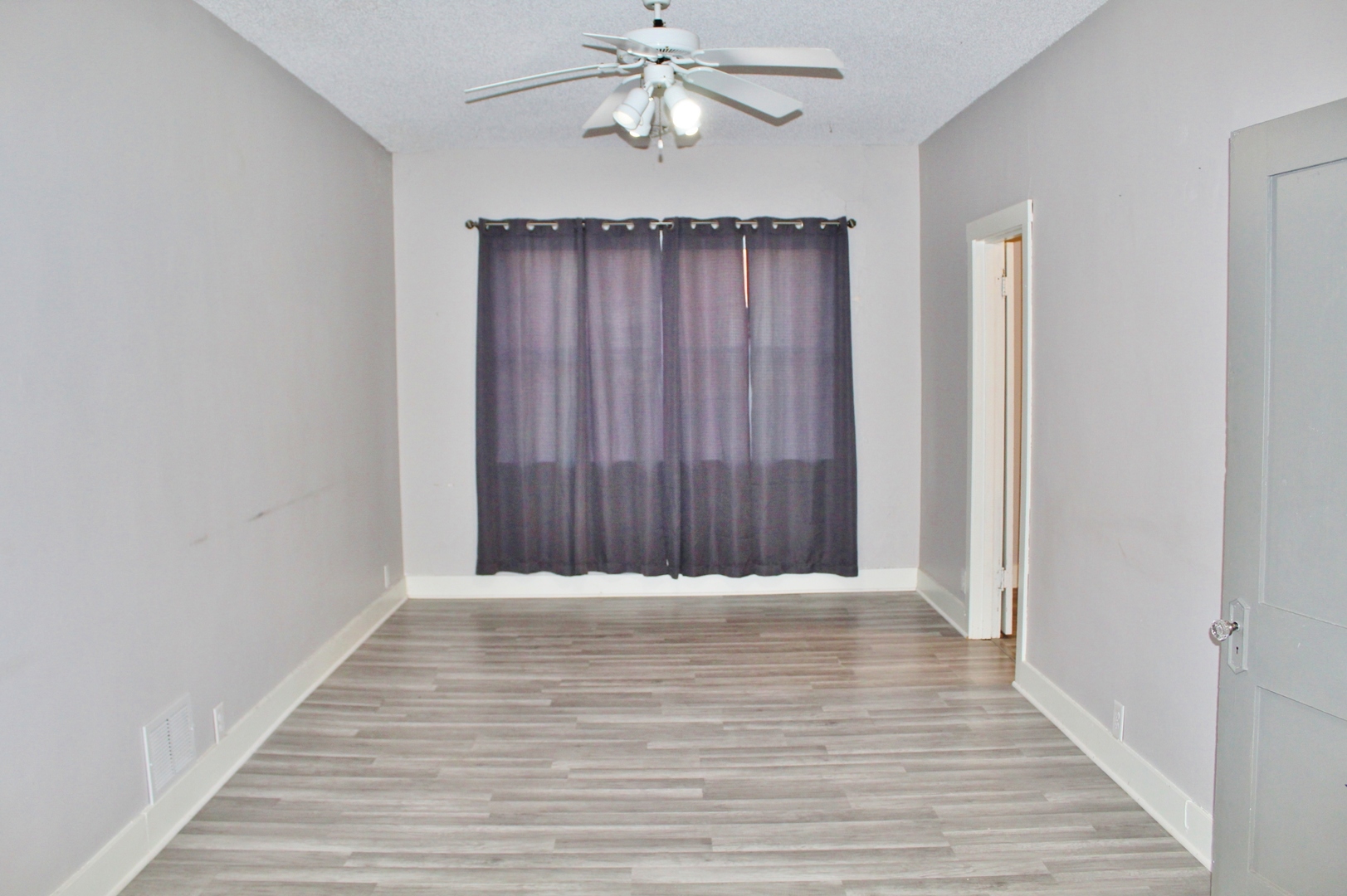 404-1/2 Liberty Street #UPSTAIRS, Morris, IL 60450