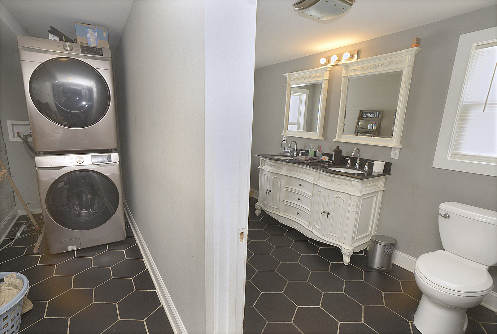 904 1/2 W Marquette Street, Ottawa, IL 61350