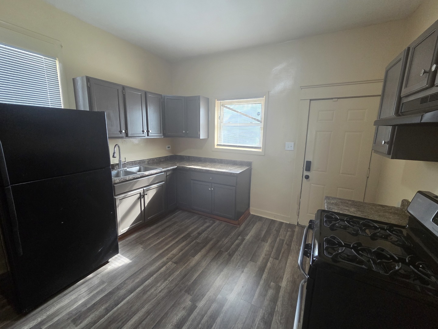 4835 W Congress Parkway, Chicago, IL 60644