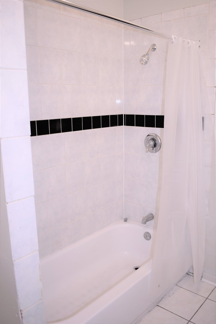 4835 W Congress Parkway, Chicago, IL 60644