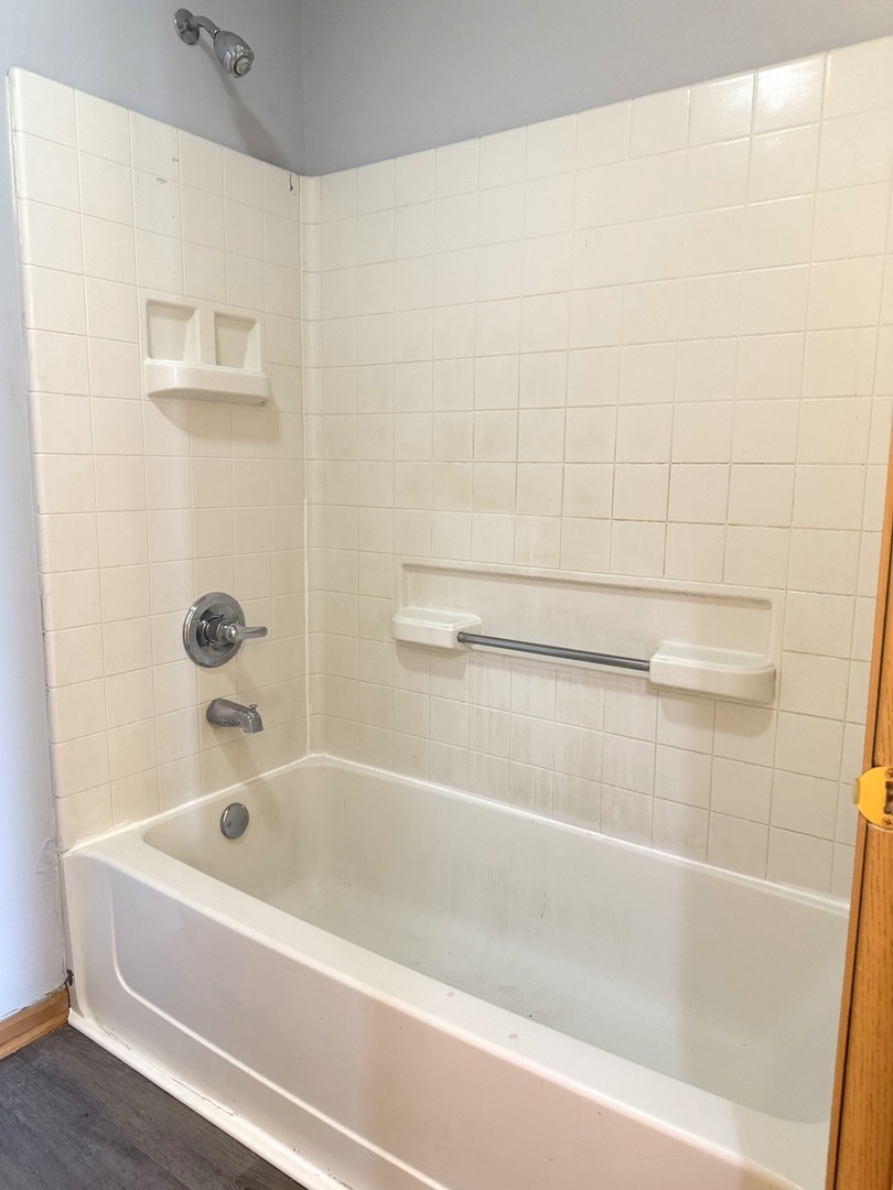 2208 REBECCA Circle #2208, Montgomery, IL 60538