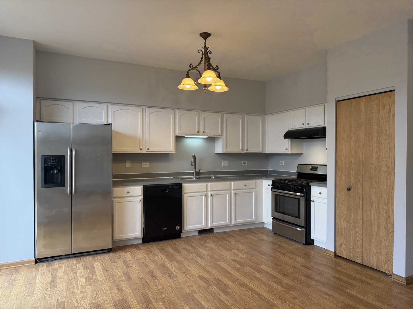 2208 REBECCA Circle #2208, Montgomery, IL 60538